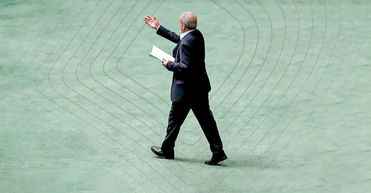 افزایش انتقادات اصولگرایان و اصلاح‌طلبان از دولت پزشکیان/ گفتمان جناح‌ها در پروژه وفاق