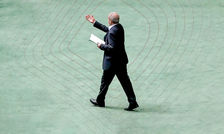 افزایش انتقادات اصولگرایان و اصلاح‌طلبان از دولت پزشکیان/ گفتمان جناح‌ها در پروژه وفاق