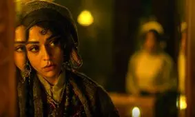 ژست های جذاب سوگل خلیق بازیگر شکارگاه با لباسی سفید و ساده