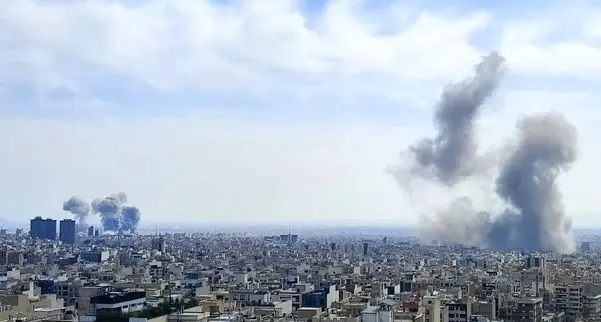 روز یازدهم حمله آمریکا و اسرائیل به ایران/ شنیده شدن صدای انفجار در شیراز، اسلامشهر، شهریار و تهران/ انفجار در فرودگاه کرمان و شیراز/ شنیده شدن صدای انفجار شدید در شرق تهران
