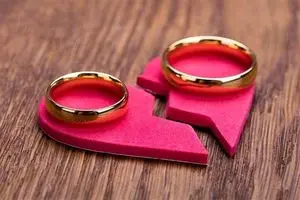 طلاق می‌‎خواهم چون شوهر پولدارم خانه بزرگ‌تر نمی‌خرد