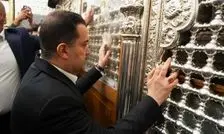 السودانی پس از اعلام نتایج اولیه انتخابات، به زیارت حرم امامین کاظمین علیهما السلام رفت/ ویدئو