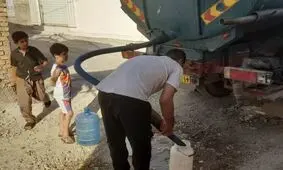  آب‌رسانی با تانکرهای شرکت نفت به مردم ملاشیه