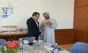 گفت‌وگوی خصوصی عراقچی و وزیر خارجه عمان