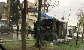 واژگونی خونین مینی بوس در جاده تبریز / 10 زن و مرد راهی بیمارستان شدند