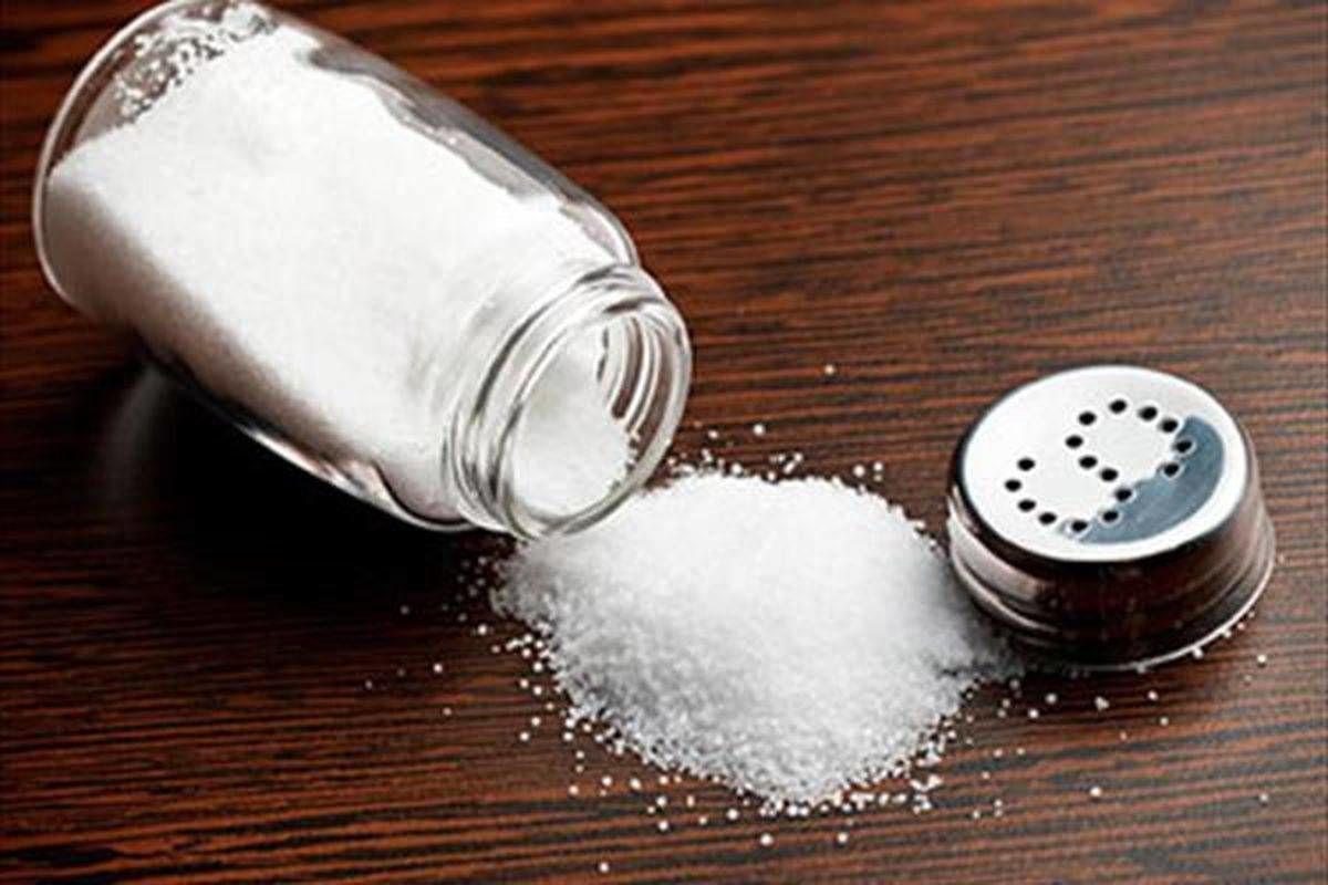خوردن آب نمک با معده خالی و این همه خاصیت