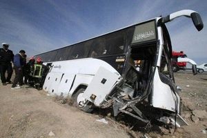 27 کشته و مصدوم در پی تصادف تریلی و اتوبوس