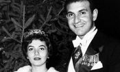 سفر در زمان؛ «بوسیدن دست محمدرضا پهلوی به شیوه اردشیر زاهدی»؛ اوایل دهه 40