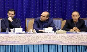 مدیرمسئول خبرفوری در نشست مدیران رسانه با رئیس‌جمهور: رسانه‌های کم‌اثر دولتی را تعطیل کنید