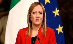 رفتارهای عجیب نخست‌وزیر ایتالیا در اجلاس گروه ۷/ ویدئو

