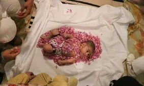 جشنواره گل غلتان و گلاب گیری سمنان/ عکس
