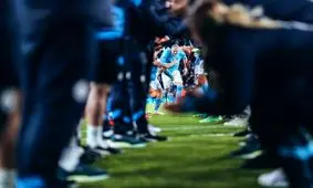 تاریخ سازی بچه غول و تونل افتخار برای او/ ویدئو