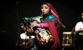 هنرنمایی «لیانا شریفیان» در کنسرت شب گذشته «لیان»/ ویدئو