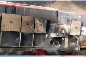 حادثه آتش سوزی برای سرویس کارگران زغال سنگ آزادشهر