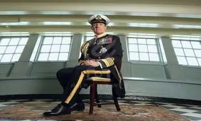 رسوایی جنسی بالاترین مقام نیروی دریایی انگلیس  | دریاسالار با یک دوجین مدال، بند را آب داد!