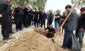 پیکر آیت‌الله صانعی در قم به خاک سپرده شد

