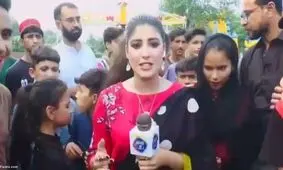 سیلی زدن خبرنگار زن به یک پسر جنجالی شد/ ویدئو