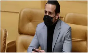 مجسمه علی کریمی تخریب شد/ عکس

