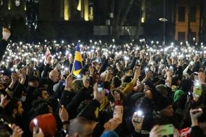ناآرامی در گرجستان؛ تصاویری از تلاش معترضان برای ورود به پارلمان گرجستان