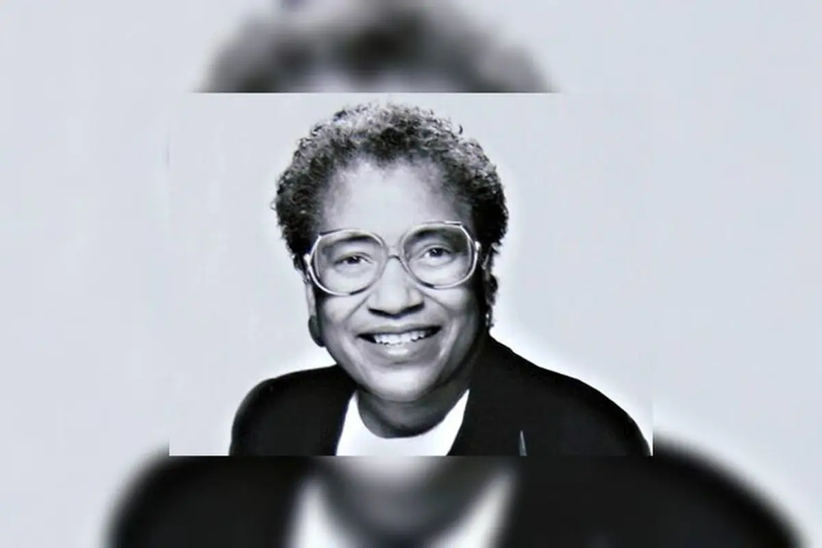 نخستین زن سیاه‌پوست آمریکایی که مدرک دکتری فیزیک گرفت