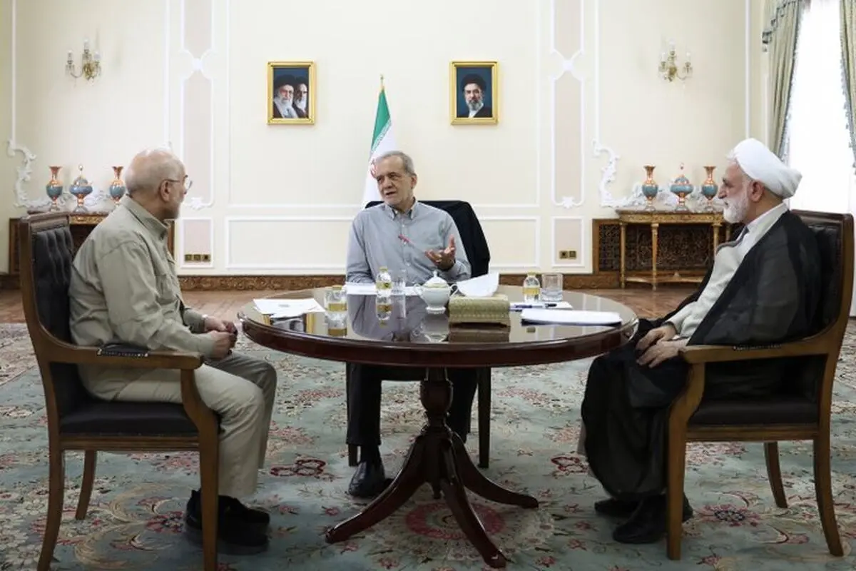 تأکید سران قوا بر تحکیم وحدت ملی و صیانت از اقتدار ایران در نشست سه قوه